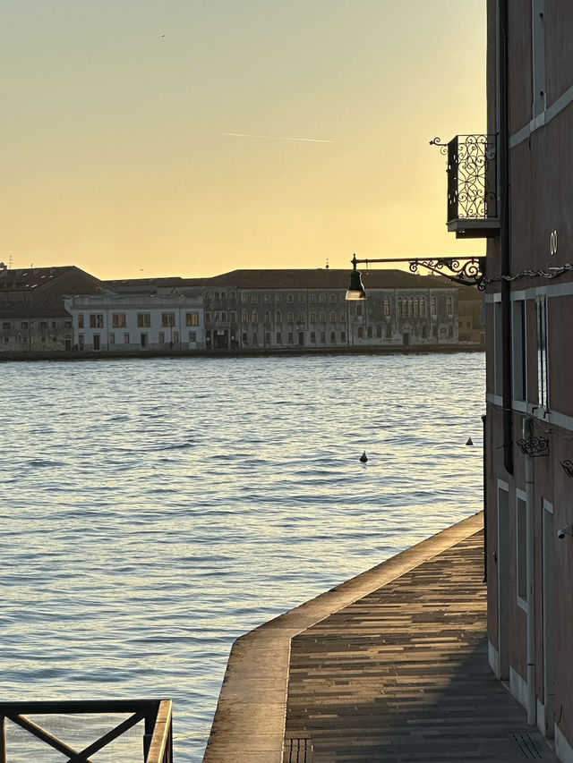 The Hour Of The Lion: Venice’s Twilight Ritual