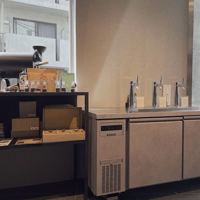 Minimalism in Every Pour – My Visit to Swell Coffee Roasters, Tokyo (Nakameguro)