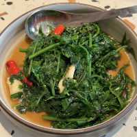 Bright Borderside Chill – My Visit to HoCo Cafe & Eatery, Sadao