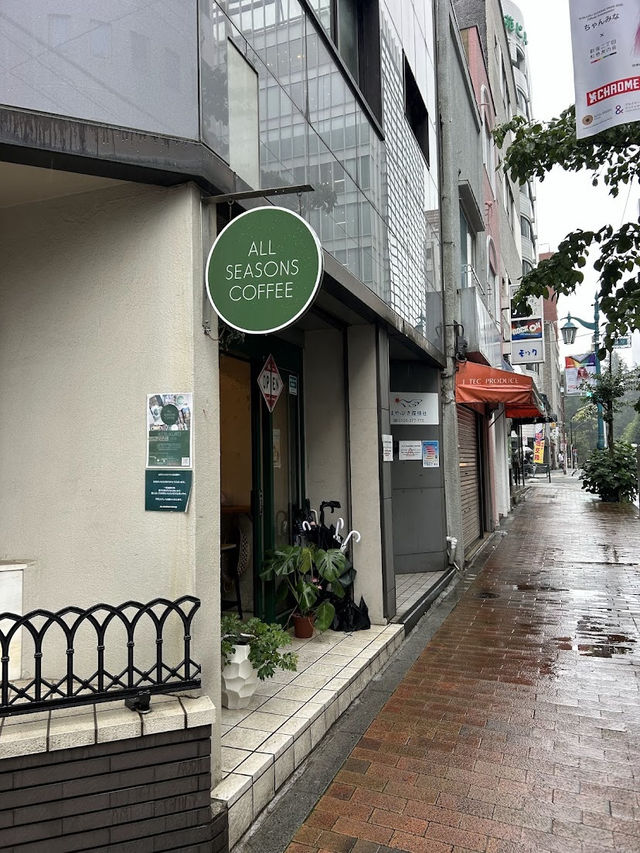All Seasons Coffee, Shinjuku’s Sweet Spot for Pudding and Pour-Overs