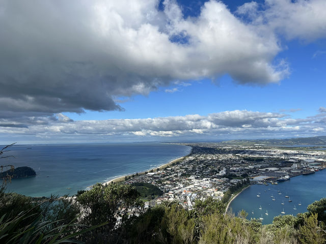 紐西蘭超棒景點—🌅 山與海之間的喘息｜Mount Maunganui Summit