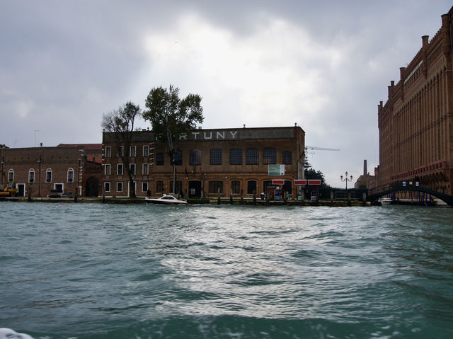 🚤 Floating into a Dream – Our Arrival in Venice by Boat