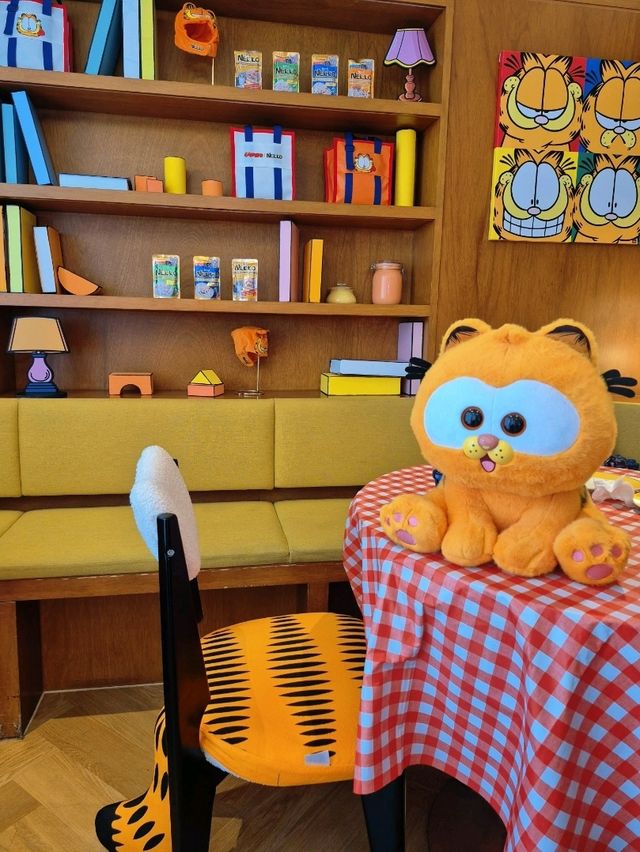 Holiday Pastry  😽 Garfield x Nekko