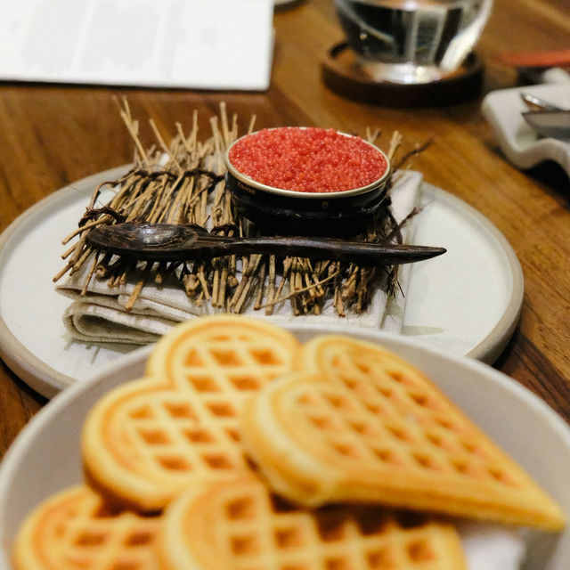 🍽️ Loyrom – มื้อค่ำที่เป็นมากกว่าอาหาร