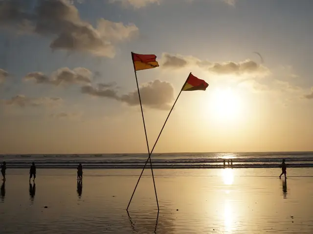 庫塔海灘日落絮語 – 讓心跳一同放慢的地方