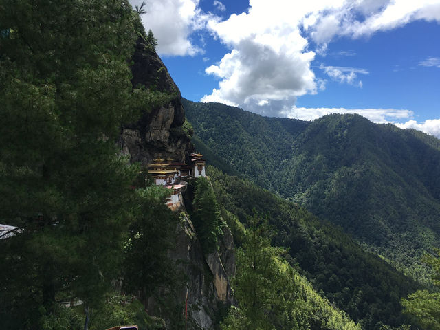 【タクツァン僧院｜Tiger’s Nest Monastery｜ブータン「断崖絶壁の聖なる絶景」】