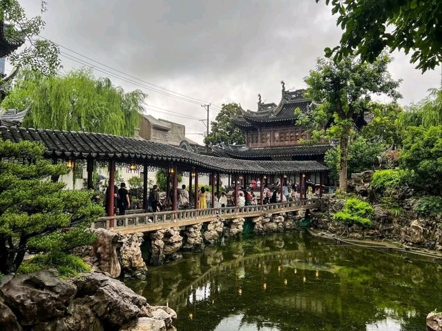 Yu Garden, Calm Corners and Classic China Feels 