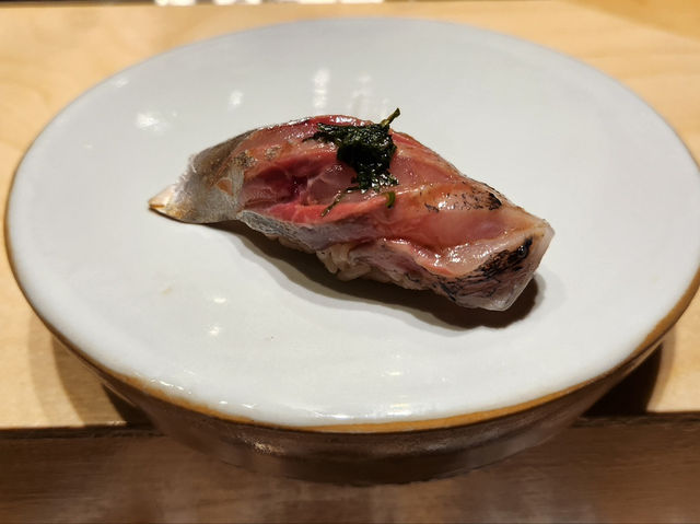 셰프의 손끝에서 빛나는 계절 스시, 부산 심타카이 체험기