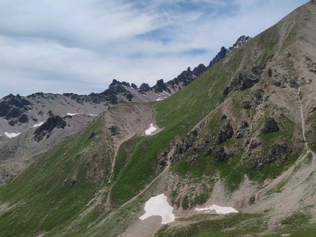 Duku Highway: Traversing the Tianshan, Embracing Grandeur