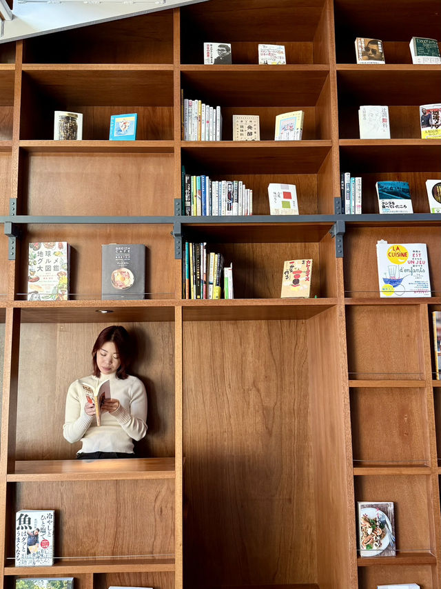 📖 Hakone Honbako – A Book Lover’s Onsen Retreat in the Mountains