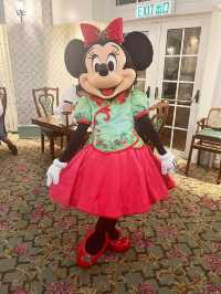 【香港ディズニー公式ホテル】キャラグリビュッフェ★エンチャンテッド・ガーデン・レストラン