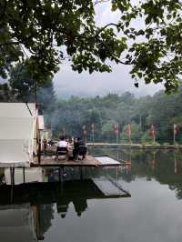 evokes serenity and timelessness