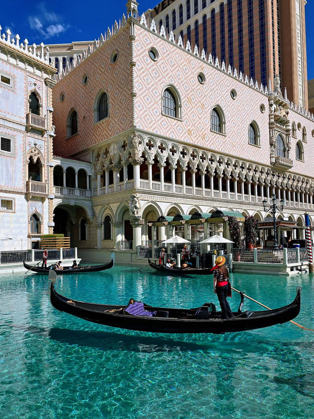 Venetian Outdoor Canal – Sun-Drenched Beauty Under the Vegas Sky ☀️🌊