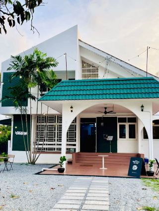 Chibana Cafe Batu Burok — Matcha Vibes Meet Ocean Breezes