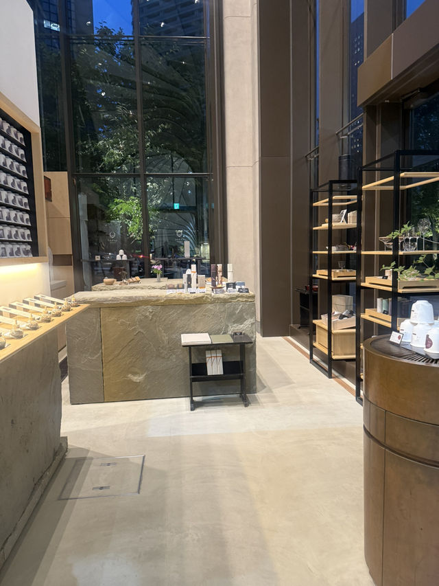 🍵麻布台ヒルズで見つけた“現代日本茶の新体験” — SABOE TOKYOで過ごすひととき