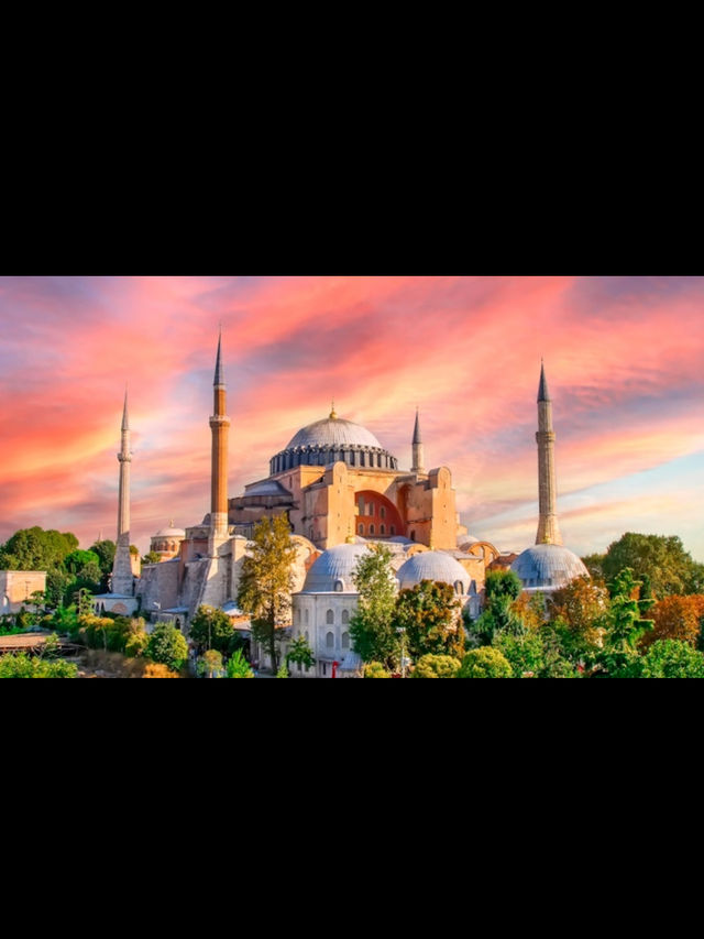 Istanbul Travel Review — Solo in the City That Bridges Continents