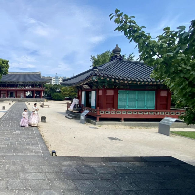 A Soulful Pause at Gwandeokjeong A Soulful Pause at Gwandeokjeong