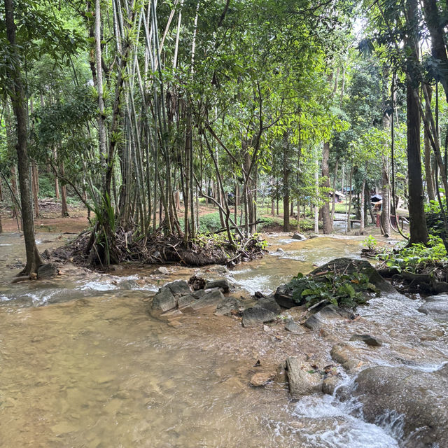 น้ำตกผาตาด จังหวัดกาญจนบุรี