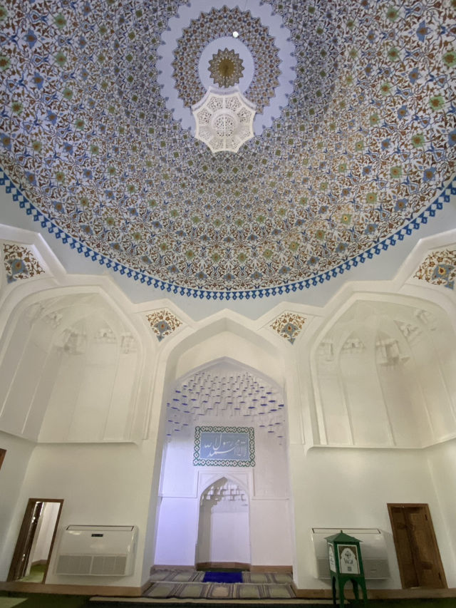 A Sanctuary of Serenity: Hazrat Khizr Mosque