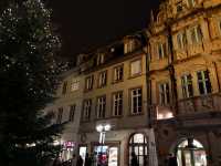 The Veins of Cobblestone: How to Read a City's Age and Memory in the Square's Pavement