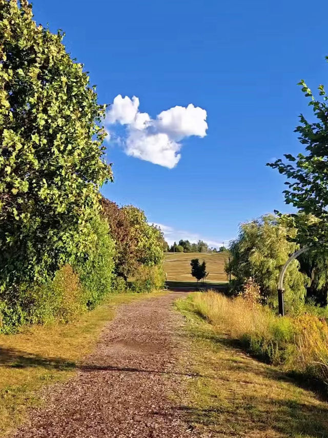 Parc de la Cité – A Green Haven in Longueuil