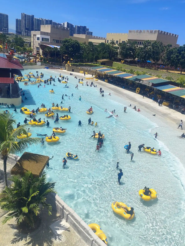 Bangi Wonderland: Malaysia’s Hidden Water Park Gem 💦🌴