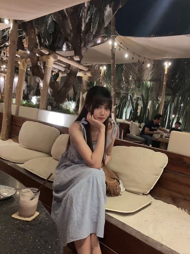 🌴【芭提雅Cave Beach Club｜天然岩洞的夢幻海灘度假餐廳】  