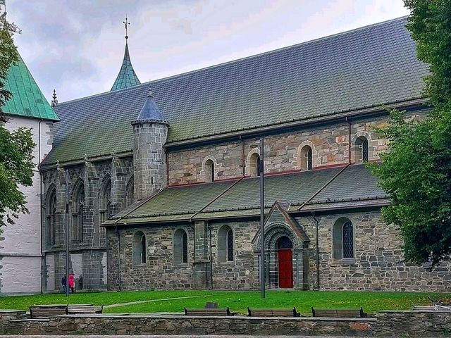 🏘️ Gamle Stavanger: A Walk Through Norway’s Past 🏘️