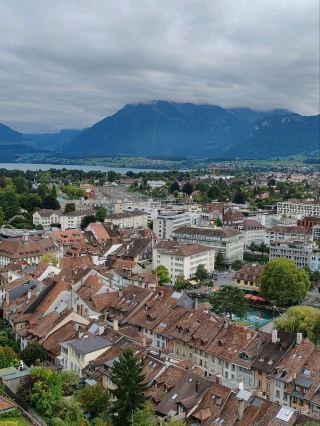圖恩城堡：俯瞰圖恩湖的古老美景