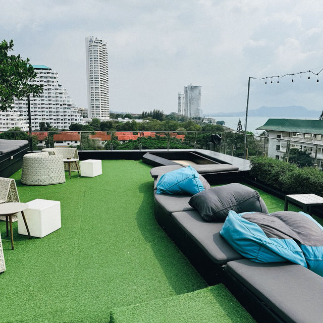 ที่พักพัทยา Seaphere Pattaya Hotel by Elite Suites