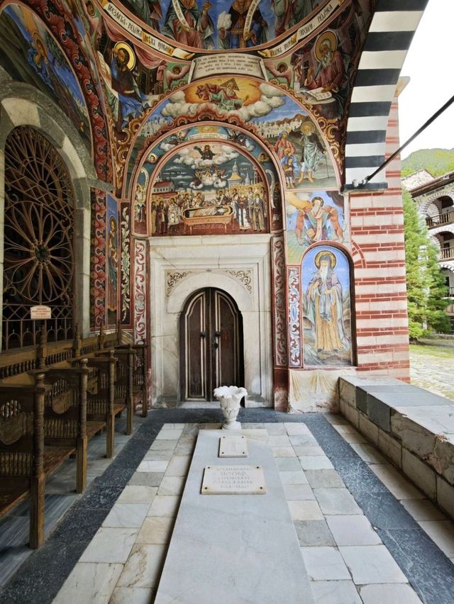 色彩斑斕的東正教傑作#里拉修道院 (Rila Monastery)-保加利亞丘斯滕迪爾州