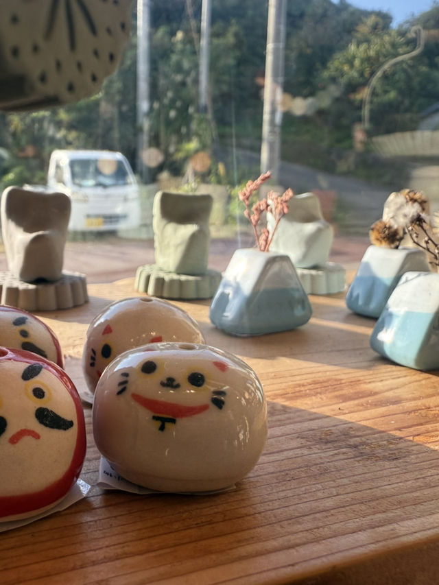 沖繩齋場御嶽周邊｜從聖域到市集的轉身：小物商店裡的祈願與生活之美