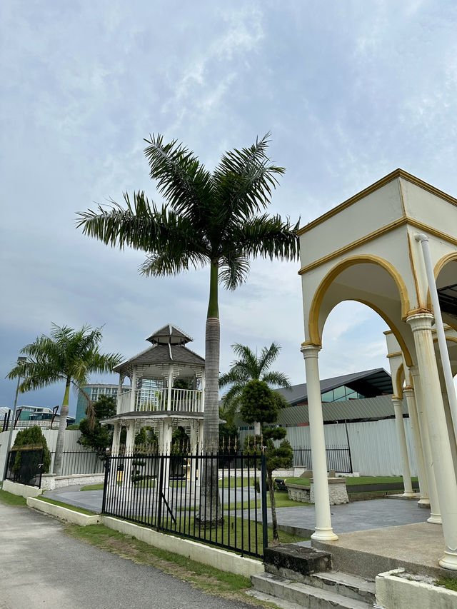 🏡 Lake Cabin @ Pit-Stop – A Lakeside Escape in Putrajaya 