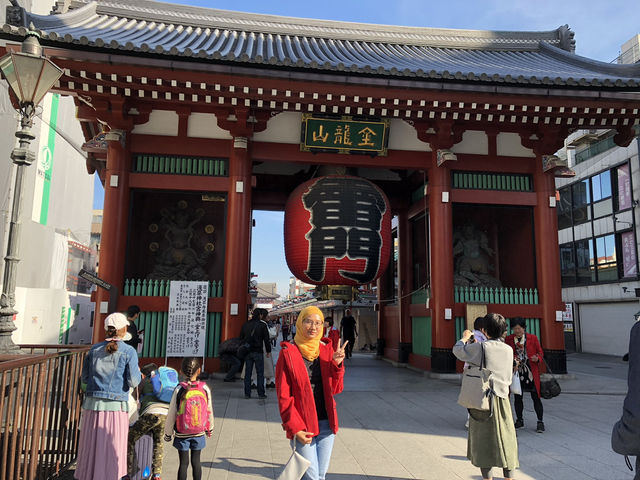 Morning stroll in Asakusa: Timeless Charm of Sensoji Temple⛩️