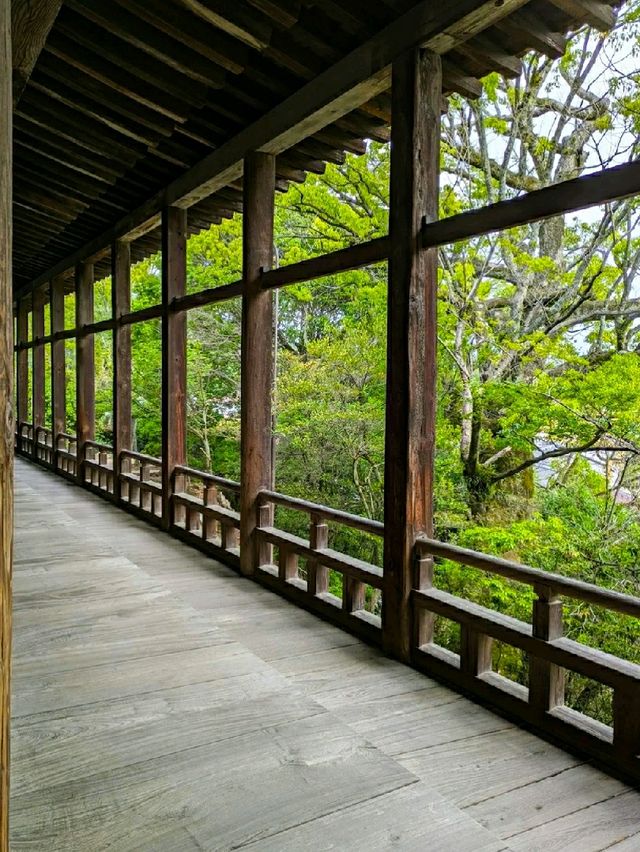 HOKOKUJINJA SENJOKAKU PAVILION.