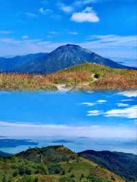 遠眺島嶼夢幻山脈風光