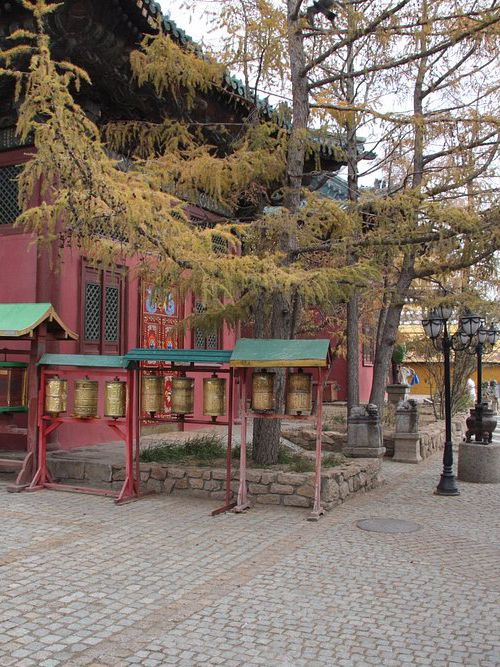 Migjid Janraisig Sum - Big Copper Statue