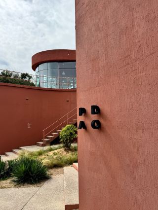 Кафе с видом на океан в Падори, Тайан