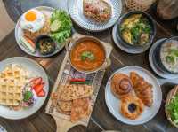 ที่พักบนเนินเขามองวิวหาดป่าตองได้เต็มตา เงียบสงบ