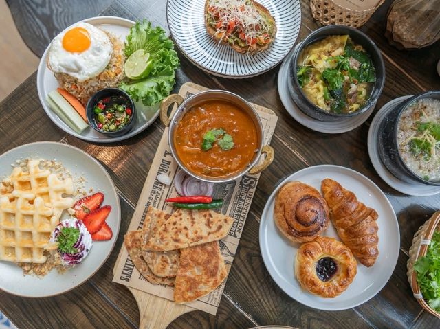 ที่พักบนเนินเขามองวิวหาดป่าตองได้เต็มตา เงียบสงบ