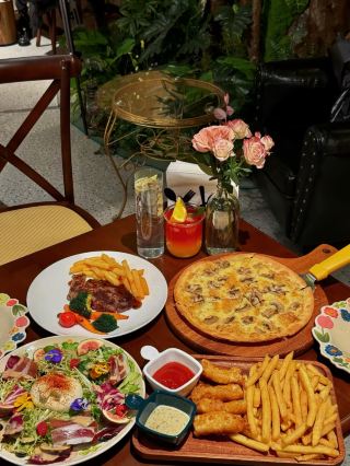 Shakespeare-Themed Restaurant in Beijing