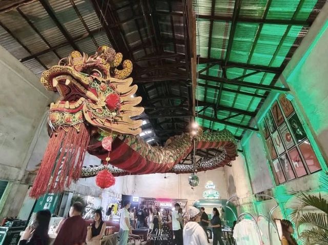 ถนนทรงวาด เสน่ห์เหนือกาลเวลา จากอดีตสู่ปัจจุบัน