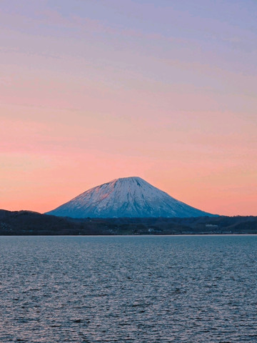 季節ごとに異なる魅力を持つカルデラ湖、北海道「洞爺湖」。 | Trip