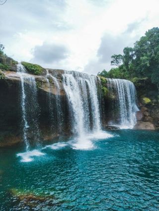 Lost in the clouds, surrounded by endless green hills, misty roads, and the sound of waterfalls. ☁️🌿 Meghalaya felt less like a destination and more like a dream come true. Every turn, every view, and every little moment made this journey unforgettable. Some places you visit, and some places stay in your heart forever — Meghalaya is definitely one of them. ❤️🩹✨