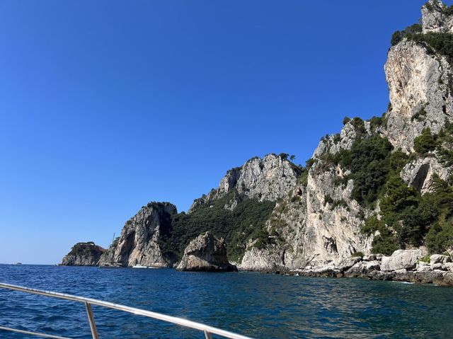 Day boat: discovering Capri 