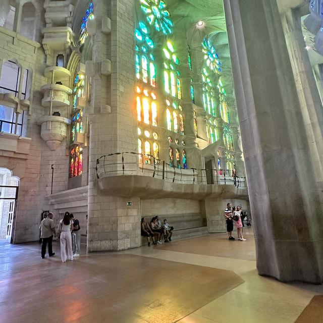 聖家堂和聖保羅醫院，一條大道串聯巴塞隆拿的多元藝術