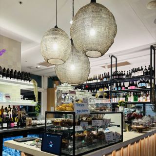 Sydney's Dog-Friendly Hidden Gem: Dine, Shop, and Walk Your Dog All in One Go!