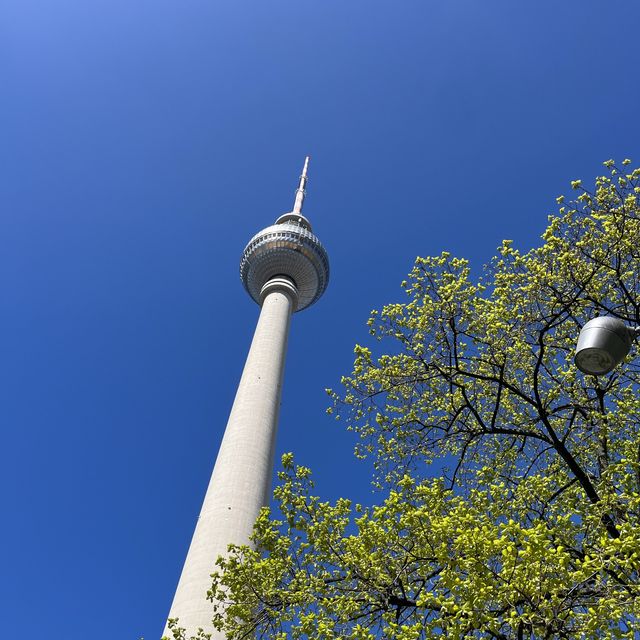 Berliner Fernsehtrum… iconic tower 