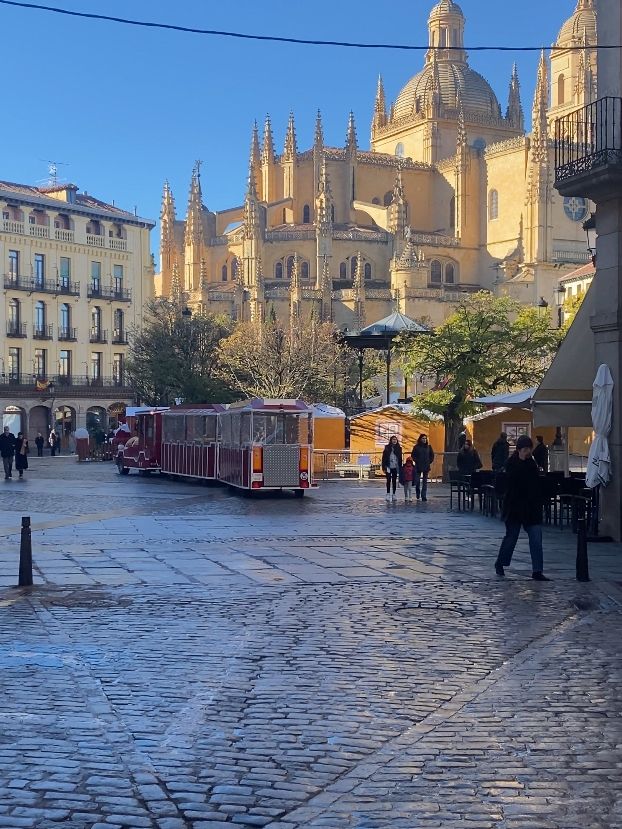 Segovia’s Plaza Mayor 🎄