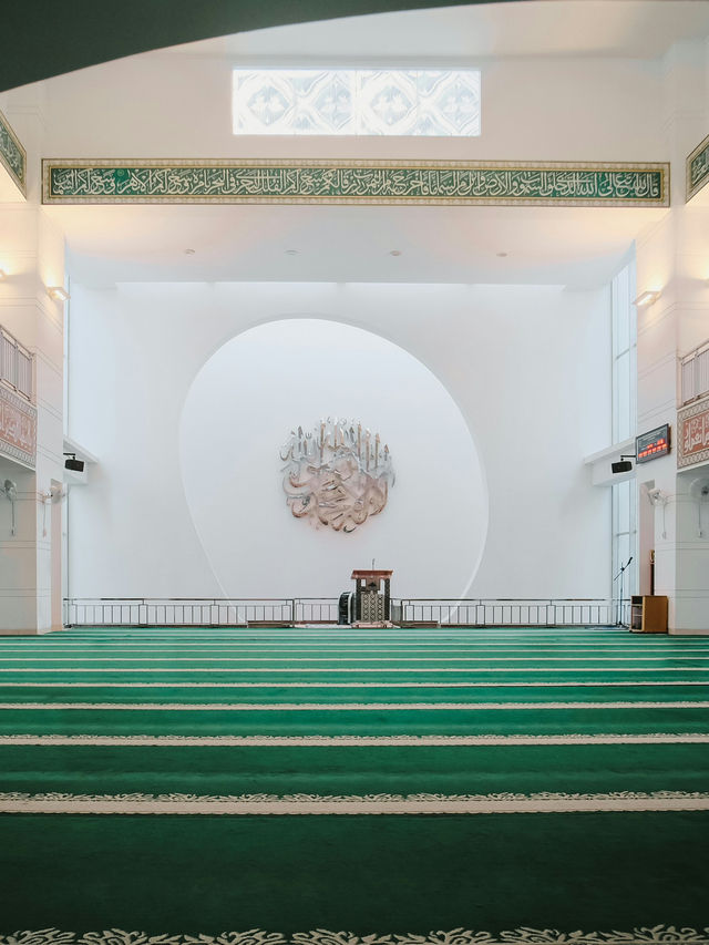 The Timeless Elegance of Masjid Al-Fath 🌙